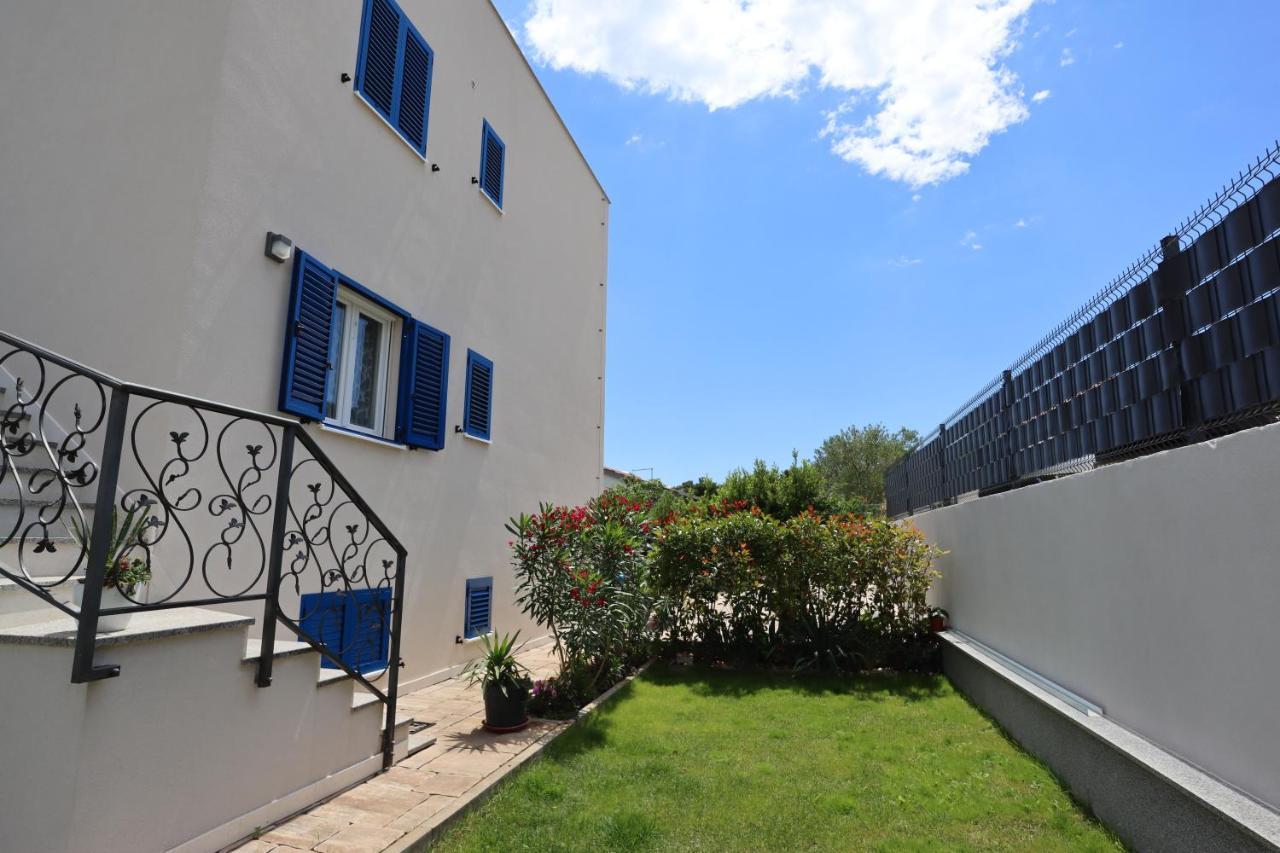 Villa La Bomboniera Slatine Bagian luar foto